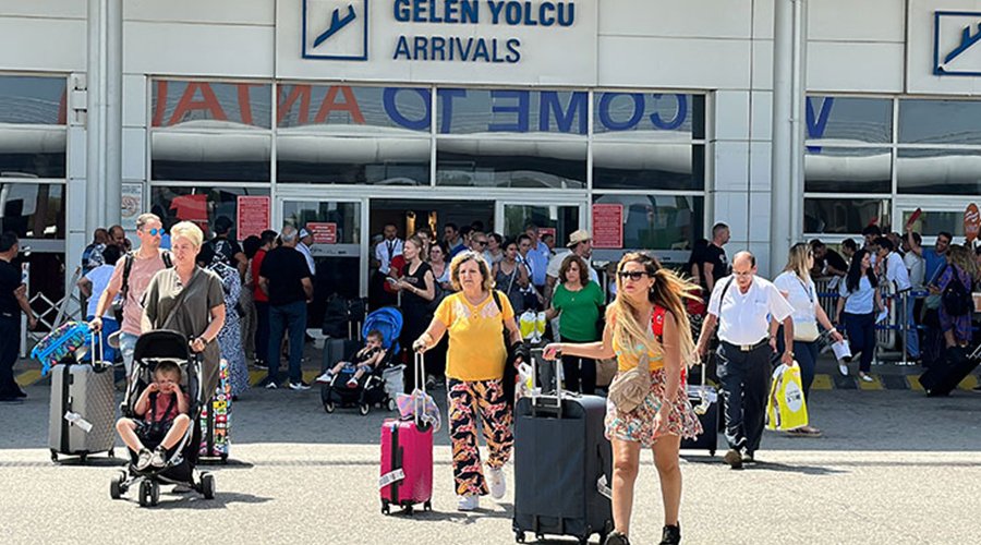 8 Aylık Turist Sayısında Artış Kaydedildi