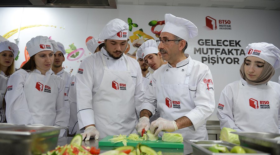 BTSO Mutfak Akademi’de Yeni Dönem Eğitimleri Başlıyor