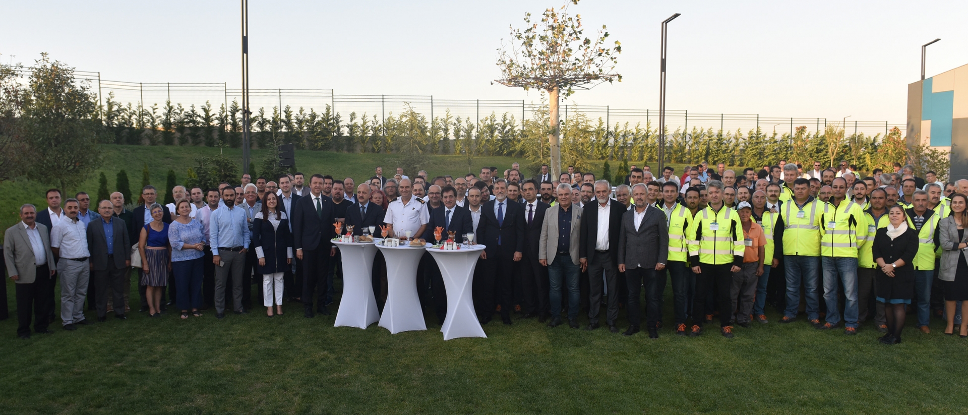 Vali İzzettin Küçük ile birlikte TEKNASOB müteşebbis heyeti ve bölgedeki katılımcı üyelerle bir araya gelen BTSO Yönetim Kurulu Başkanı İbrahim Burkay