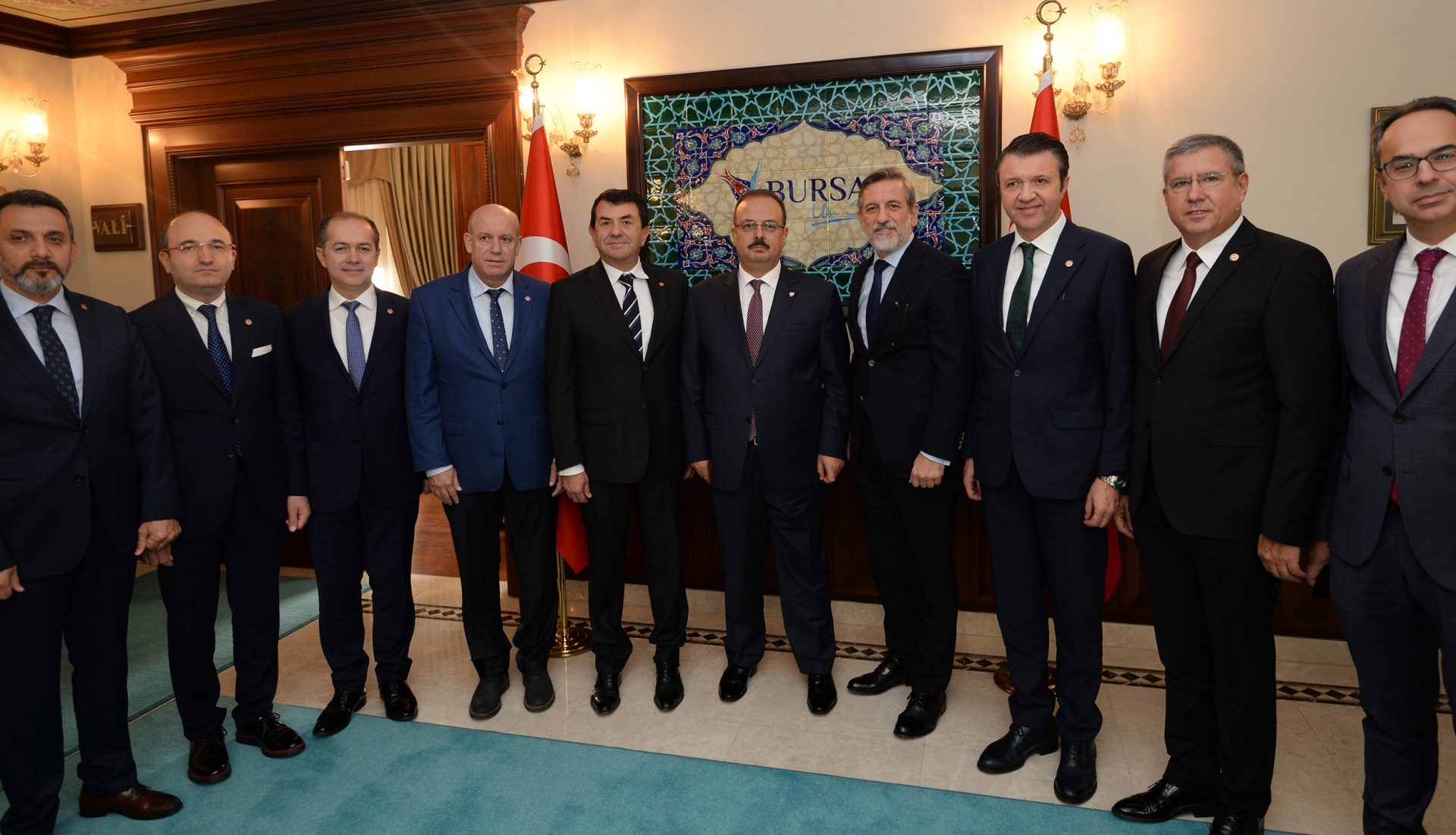 Bursa Valisi Yakup Canbolat’a hayırlı olsun ziyaretinde bulundu.